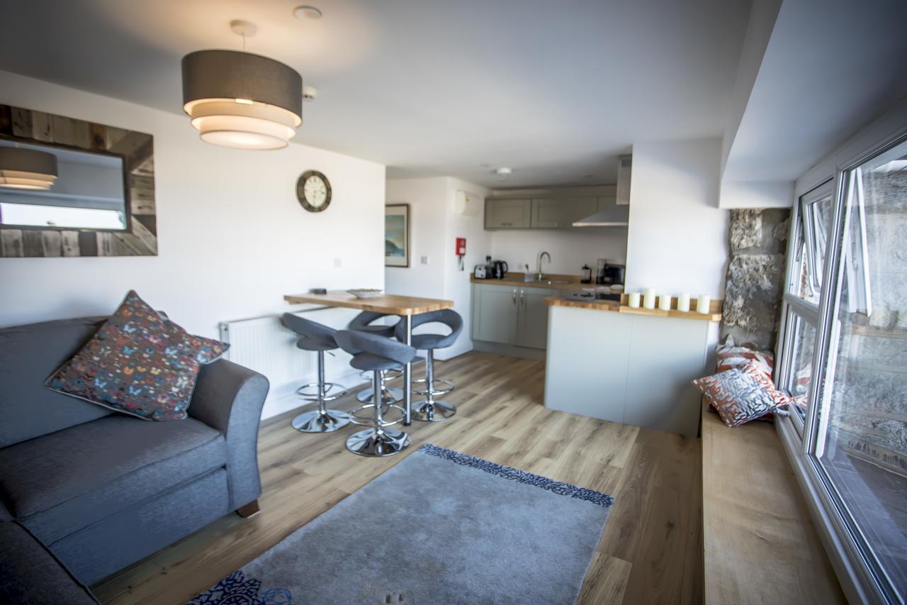 Waters Edge Holiday Apartments Benllech Buitenkant foto